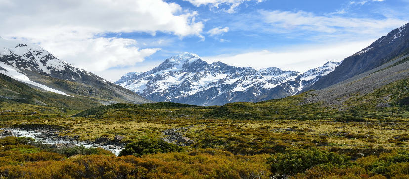 Hooker Valley track, landscape wonders in New Zealand